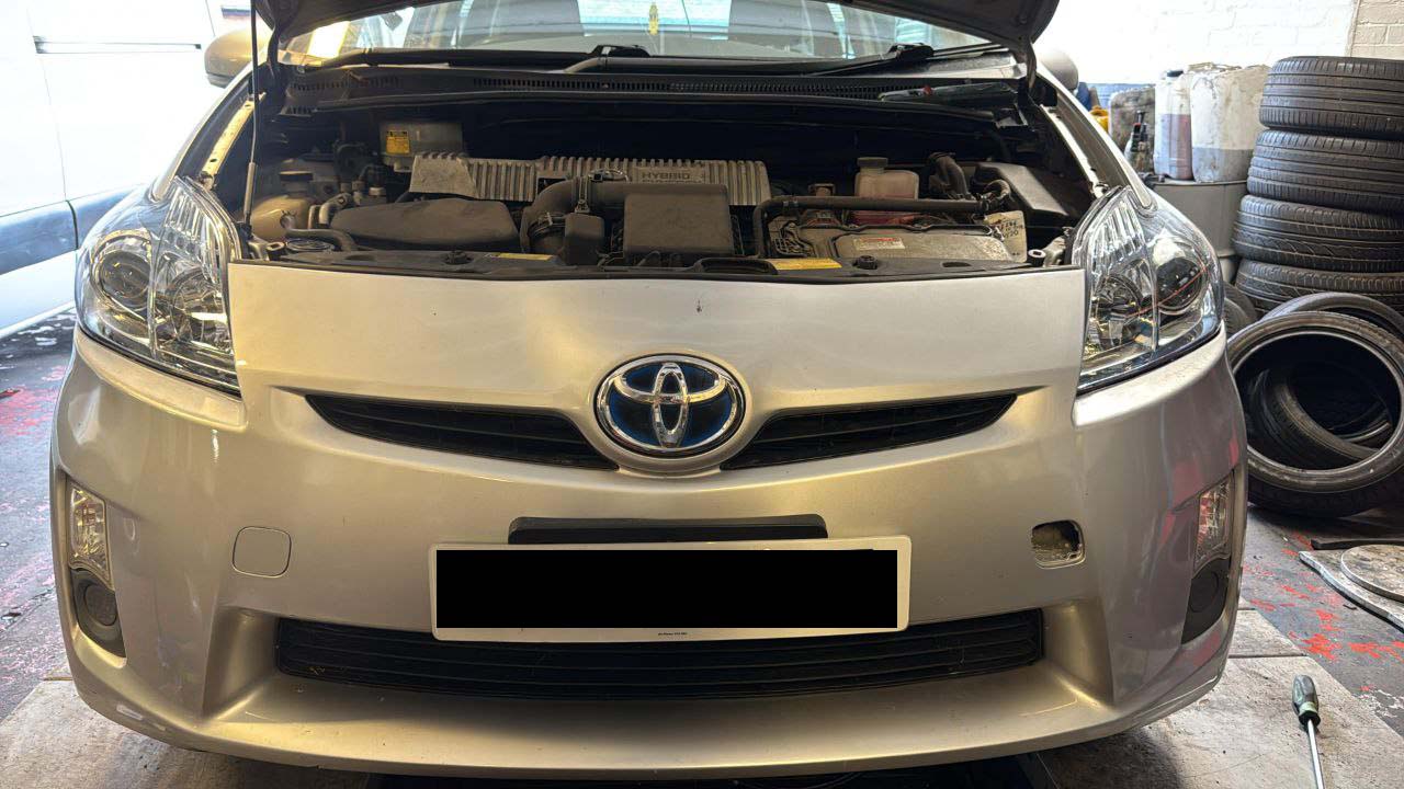 Toyota Prius headlight replacement
