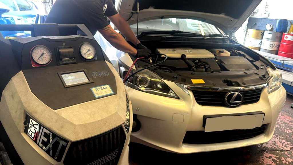 Lexus CT200h – Air Conditioning Re-Gas & System Check - Pit-Air Motors Ltd.