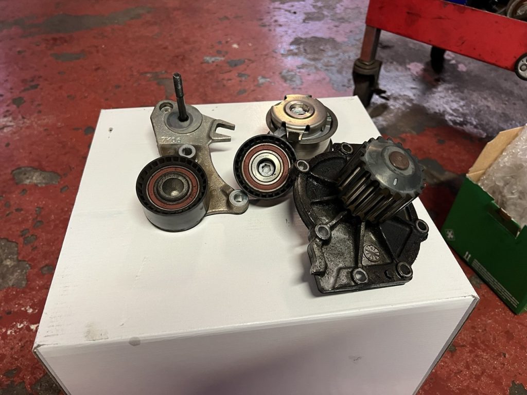 Volvo XC60 water pump Replacement