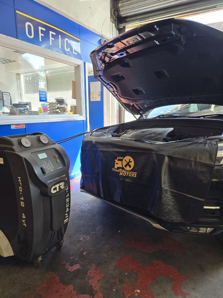 Volvo XC90 Air Conditioning regas